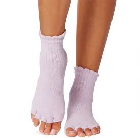 toesox-pilates-grip-mellody-scallop-h-t-socks