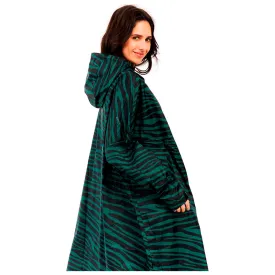 protest-laugh-outdoor-jacka