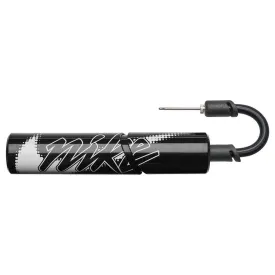 nike-essential-boldpumpe