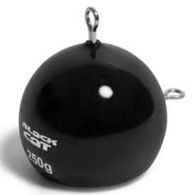 black-cat-plom-cat-ball
