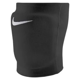 nike-essential-knaskydd