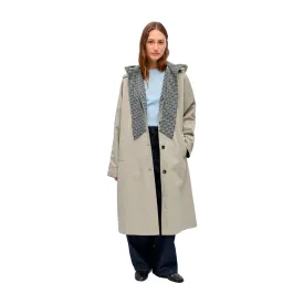 vila-trench-holly