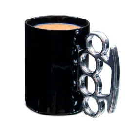 winkee-knuckleduster-mug