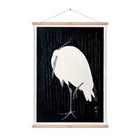 kokonote-banderola-de-madera-egret-in-the-rain