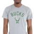 New era Team Logo Milwaukee Bucks kortarmet t-skjorte
