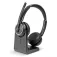Lindy Cuffie con microfono 20450